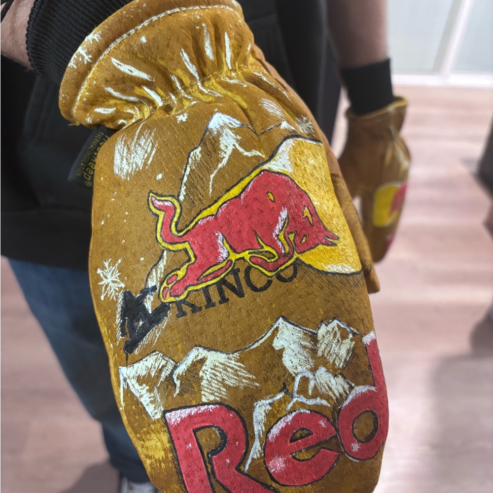 Red Bull Winter Mittens - Picture 2 of 3